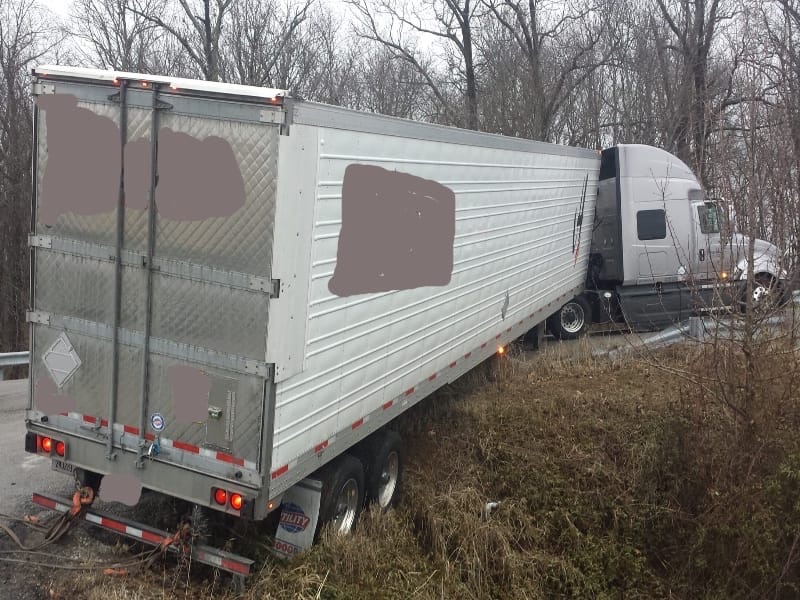 I-24 semi towing